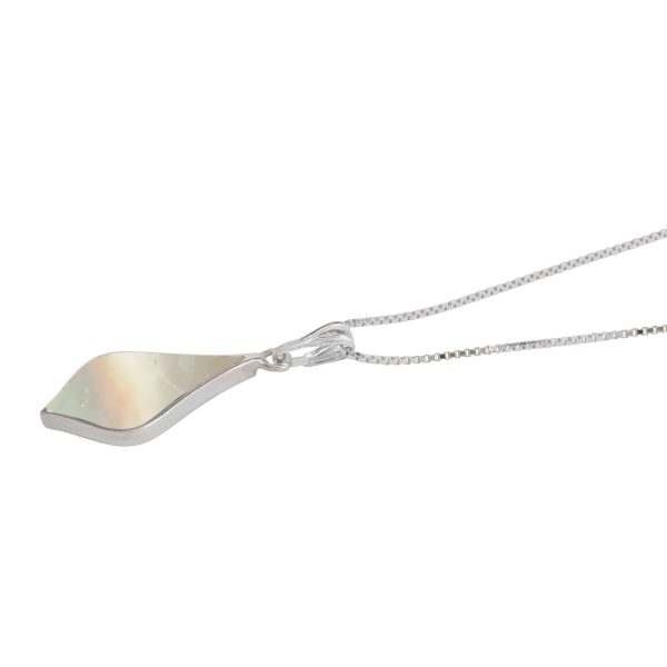 White Gold Mother of Pearl Pendant