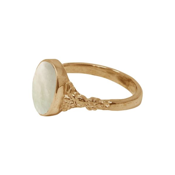 Yellow Gold Mother of Pearl Oval Ring