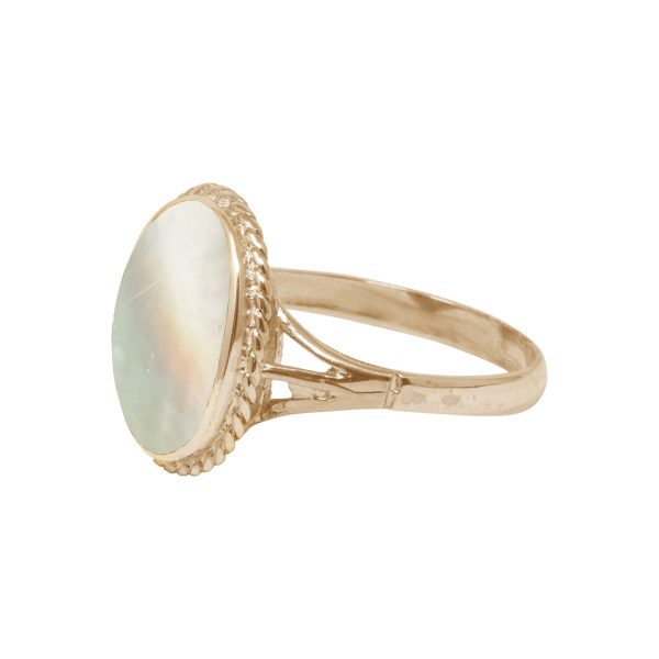 Yellow Gold Mother of Pearl Oval Rope Edge Ring