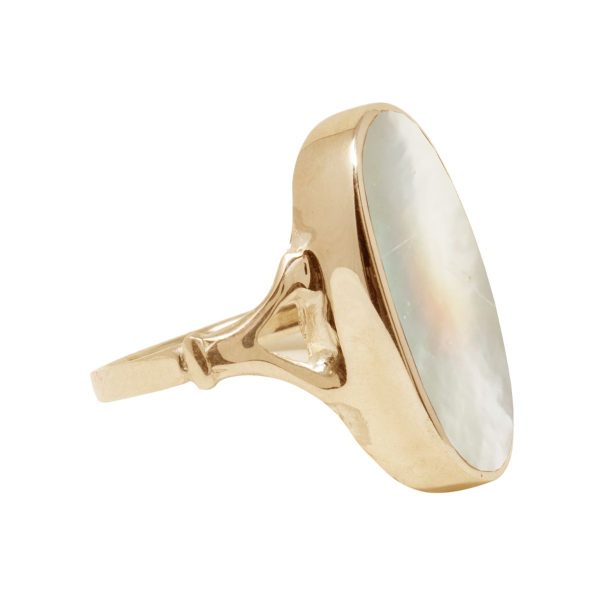 Yellow Gold Mother of Pearl Oval Ring