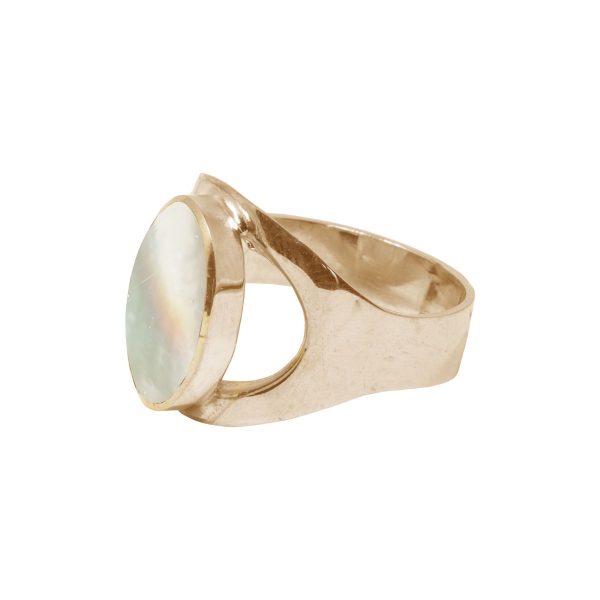 Yellow Gold Mother of Pearl Oval Ring